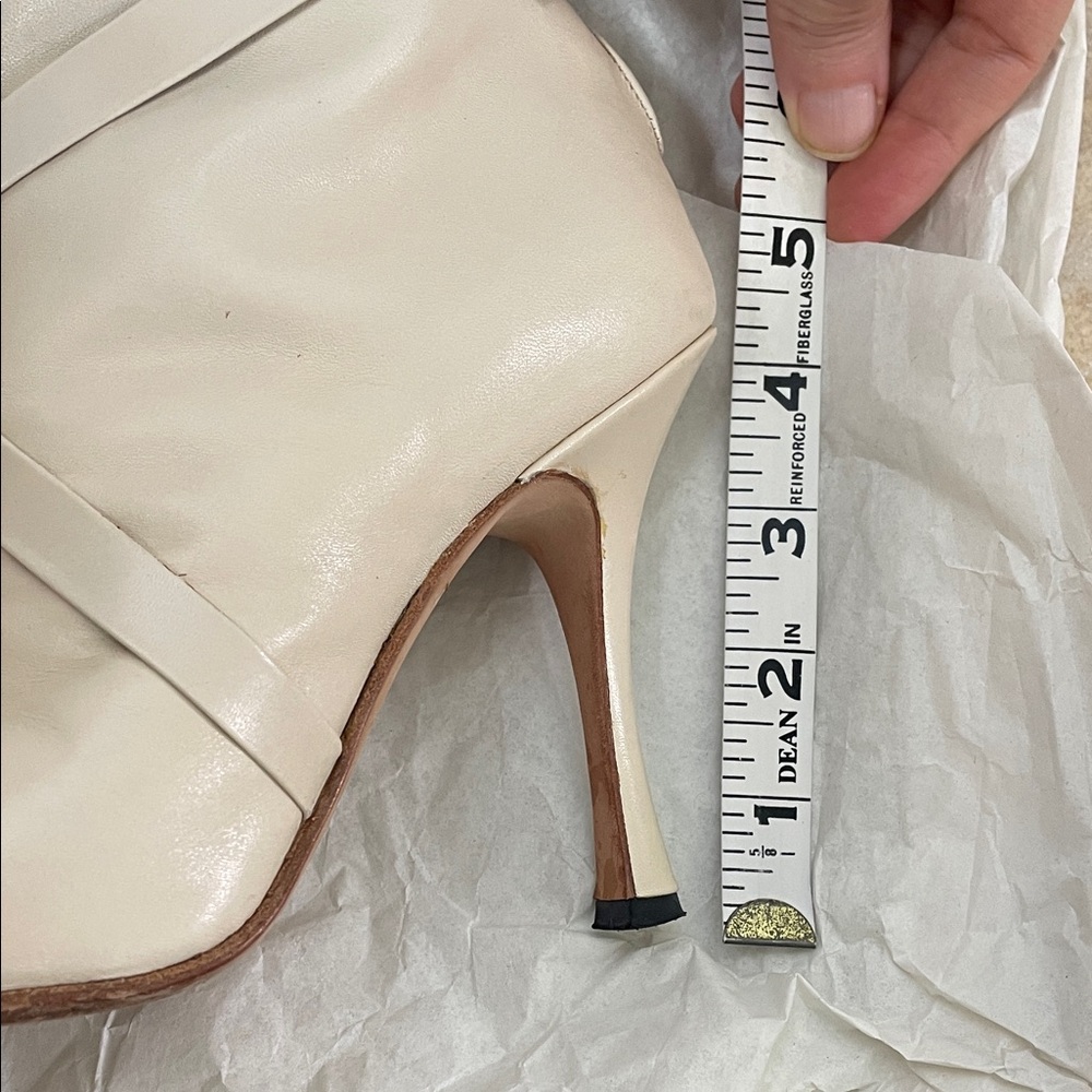 Manolo Blahnik Ivory Borneola  Boots Creme Calf Leather heeled bow straps - Picture 8 of 17